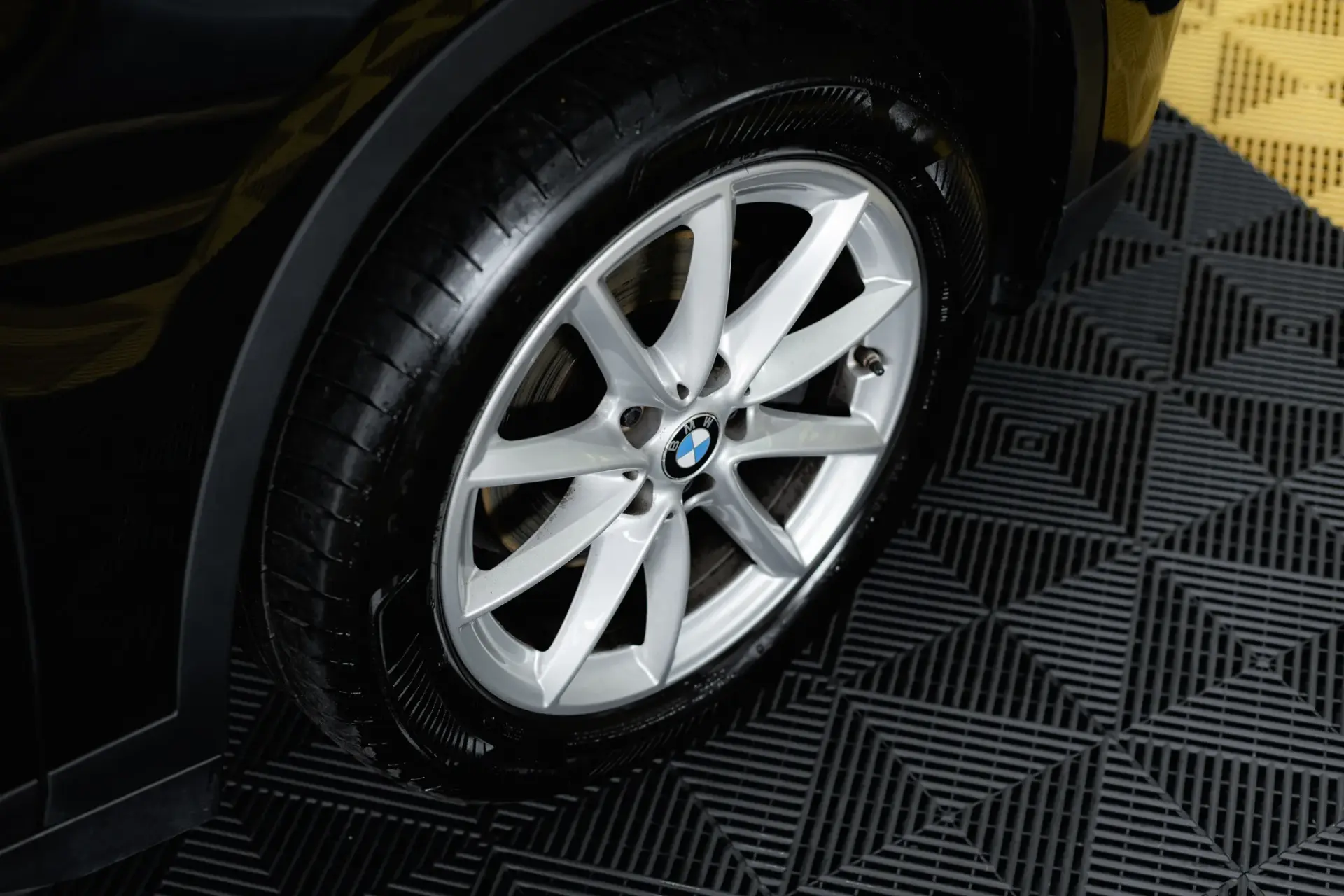 BMW X1 16 d sDrive Line Sport Auto 14