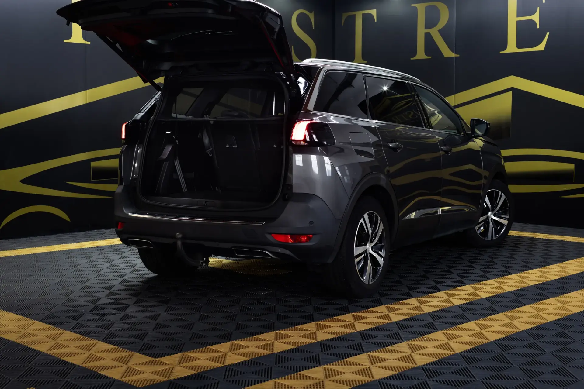 Peugeot 5008 1.5 BlueHDi GT Line EAT8 7