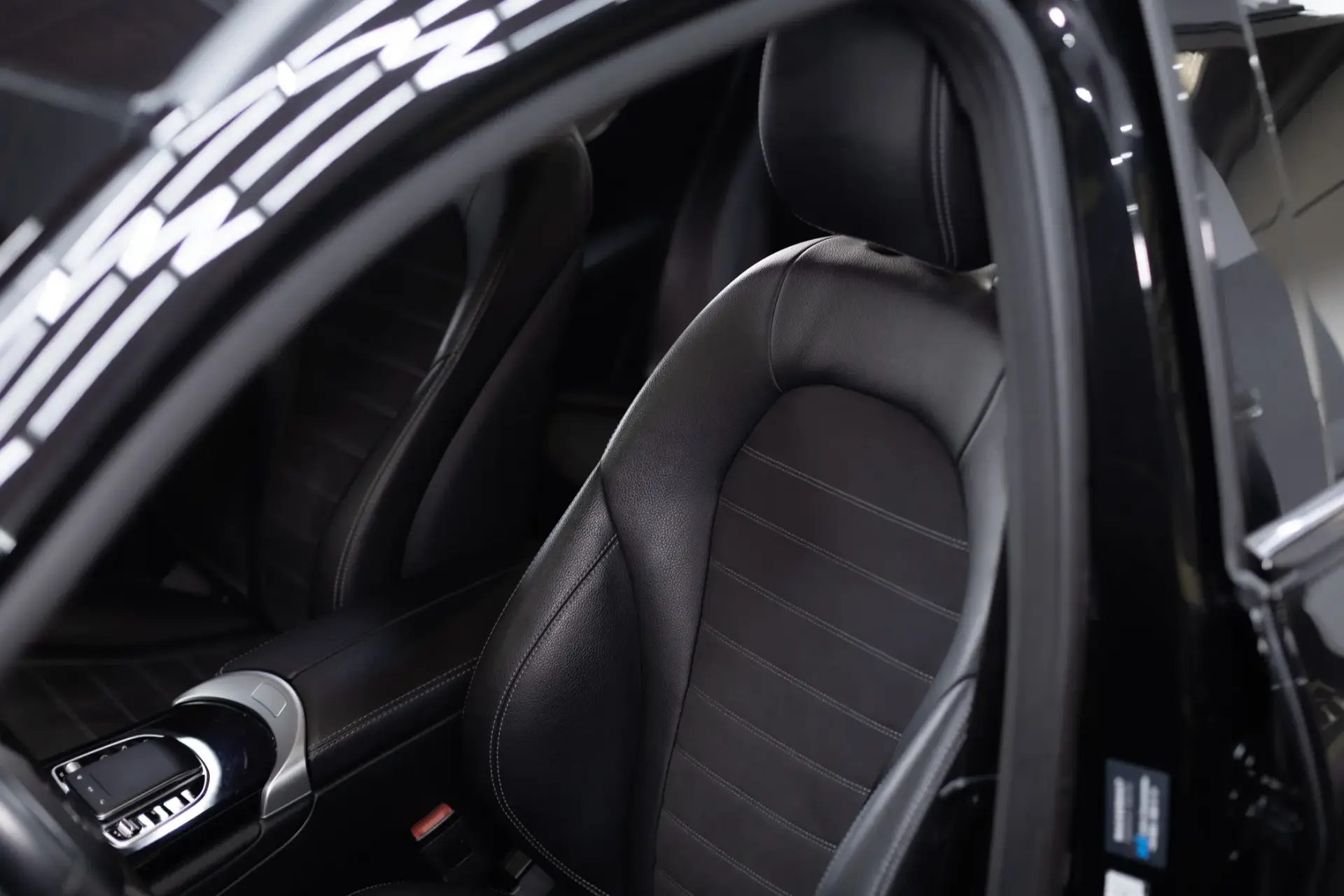 Mercedes-Benz GLC 300 de 4Matic 16