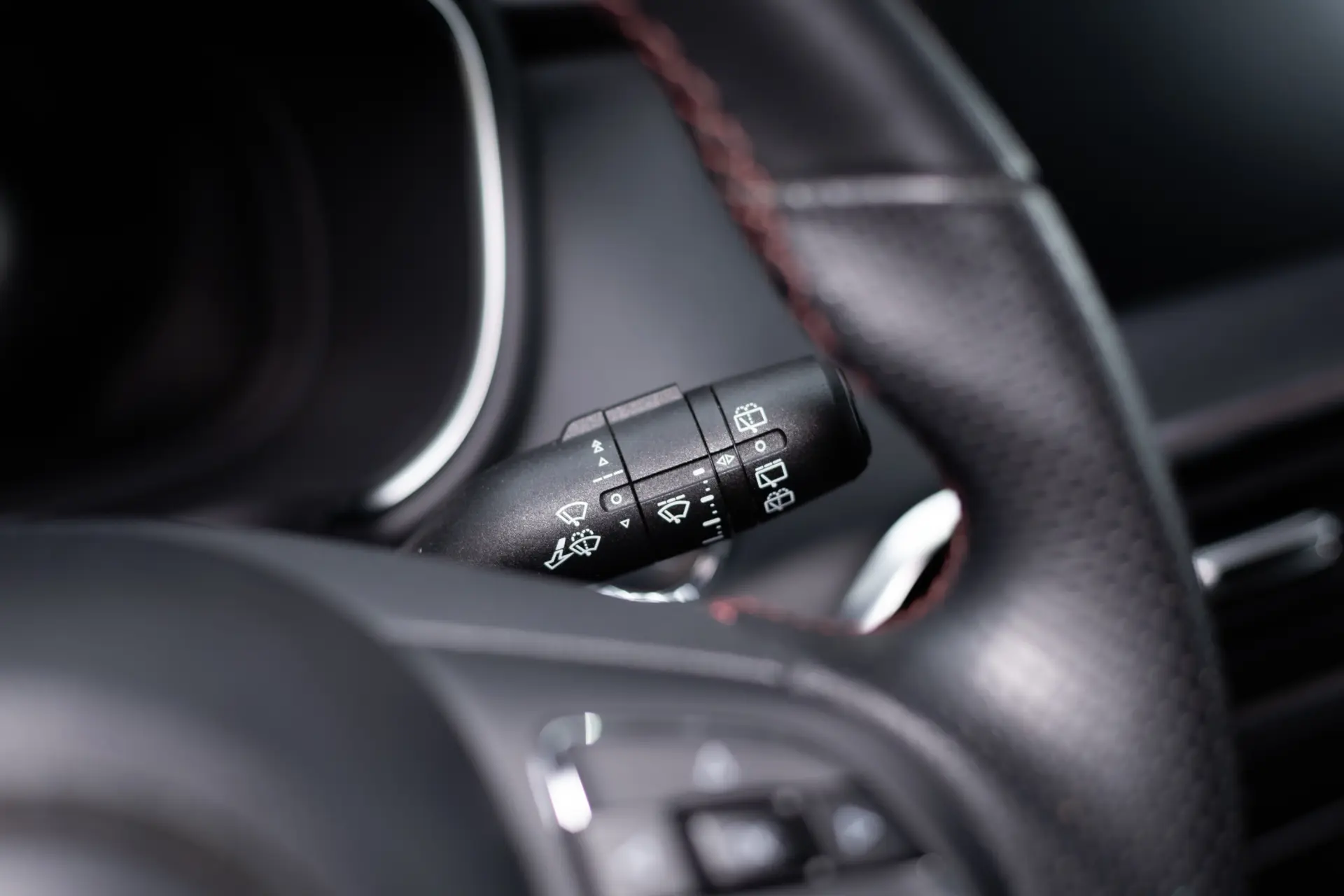 MG EHS 1.5 T-GDI Plug-in Hybrid Luxury 30