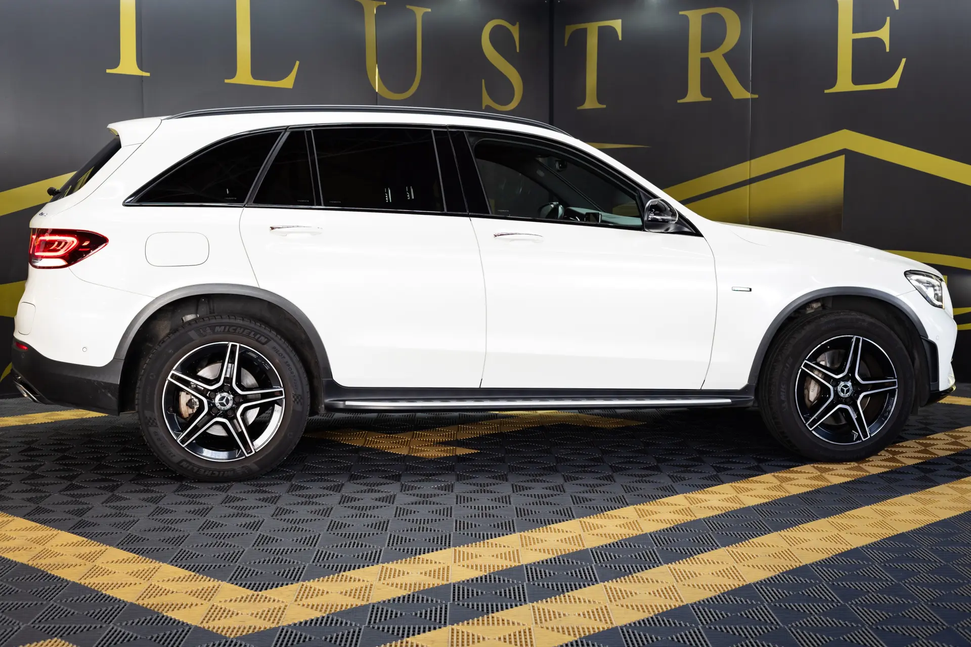Mercedes-Benz GLC 300 e 4Matic 4