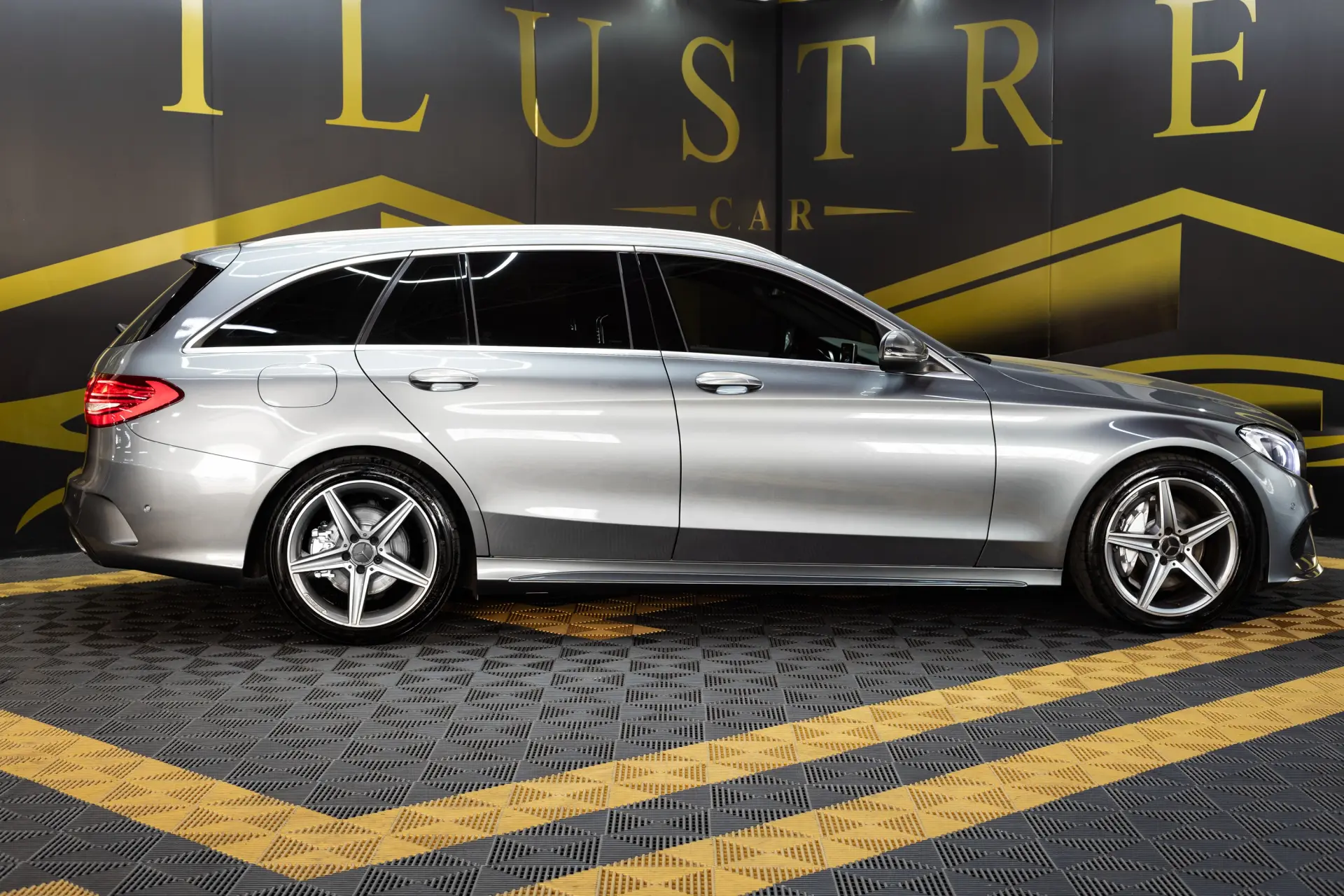 Mercedes-Benz C 220 (BlueTEC) d Station 7G-TRONIC AMG Line 4