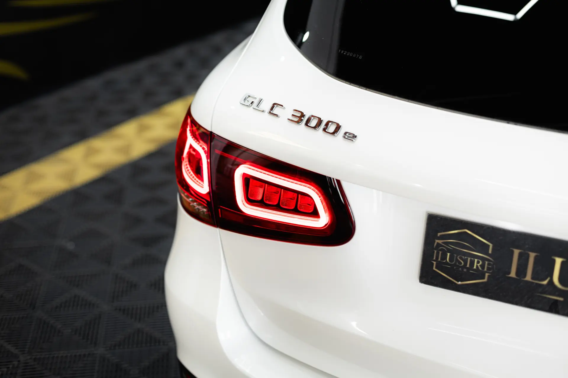 Mercedes-Benz GLC 300 e 4Matic 8