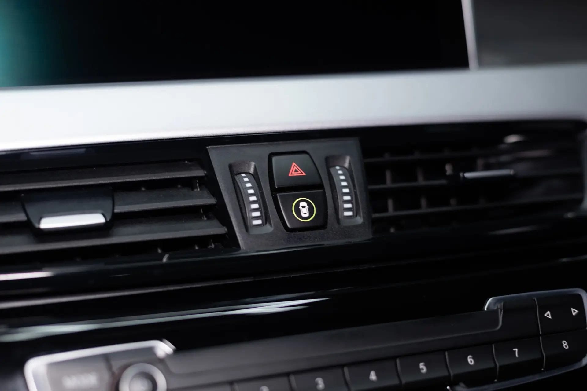 BMW X1 16 d sDrive Line Sport Auto 32