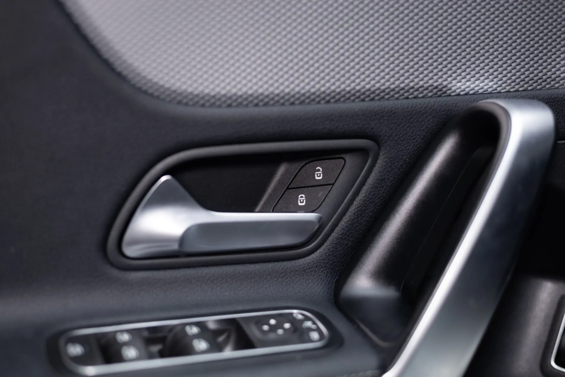 Mercedes-Benz A 250 e Progressive 33