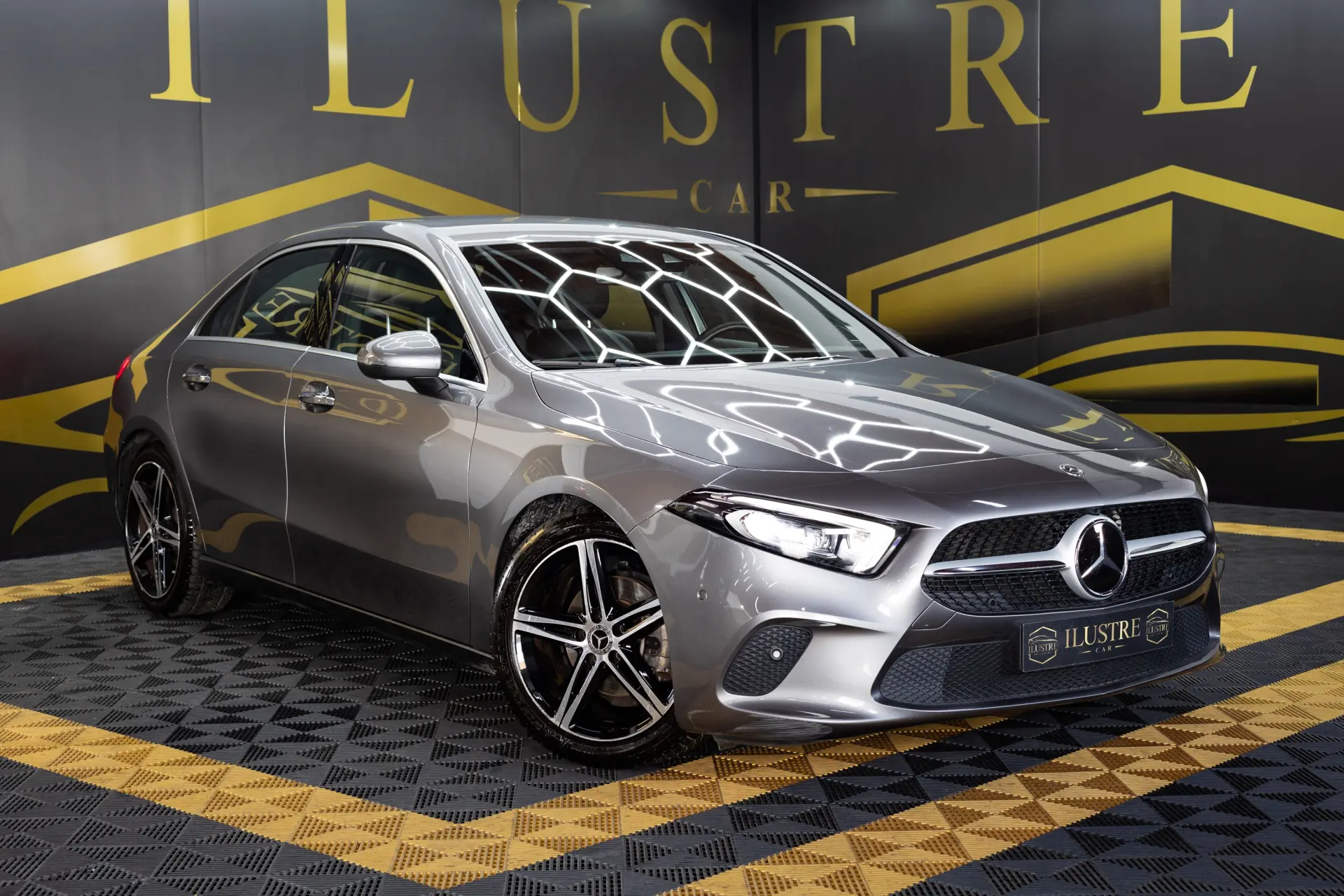Mercedes-Benz A 180 Limousine d Progressive Aut. 1