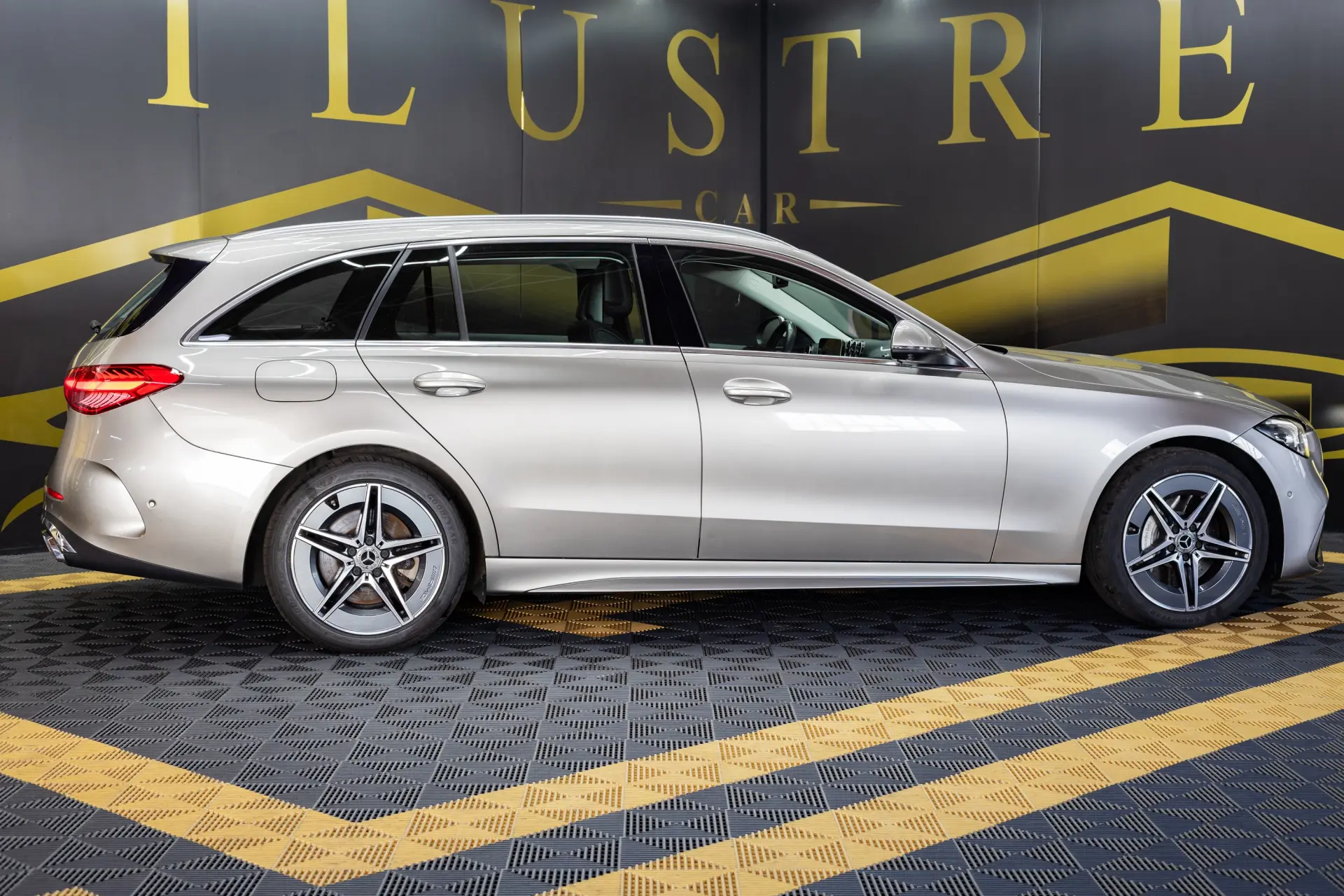Mercedes-Benz C 300 e 9G-TRONIC Edition AMG Line 4