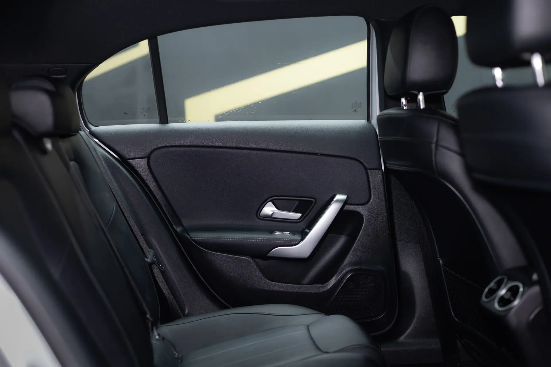 Mercedes-Benz A 250 e Progressive 16