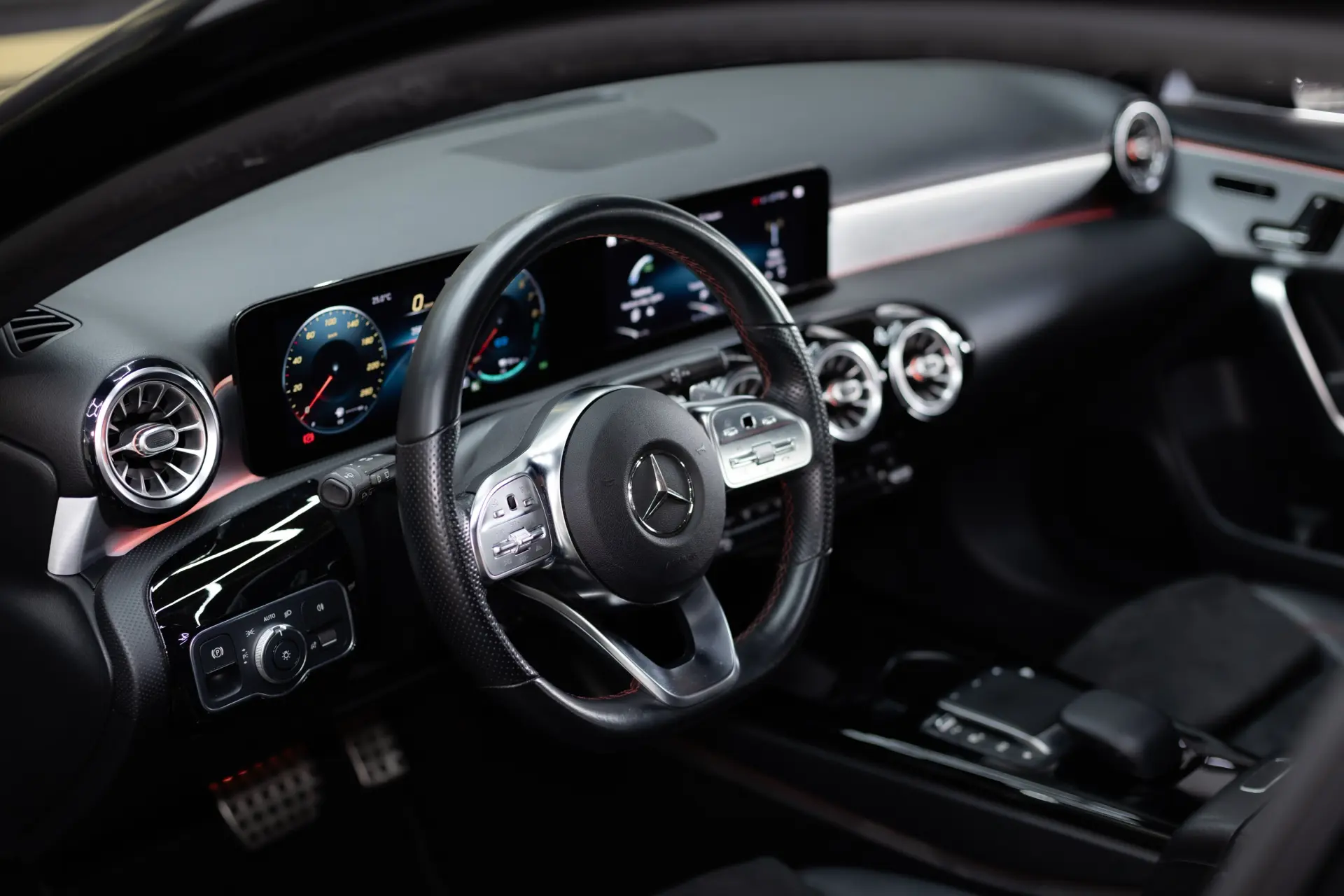 Mercedes-Benz A 250 e 8G-DCT AMG Line Advanced 25