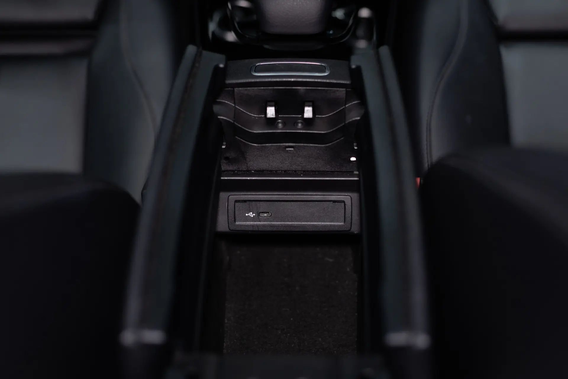 Mercedes-Benz A 250 e Progressive 41