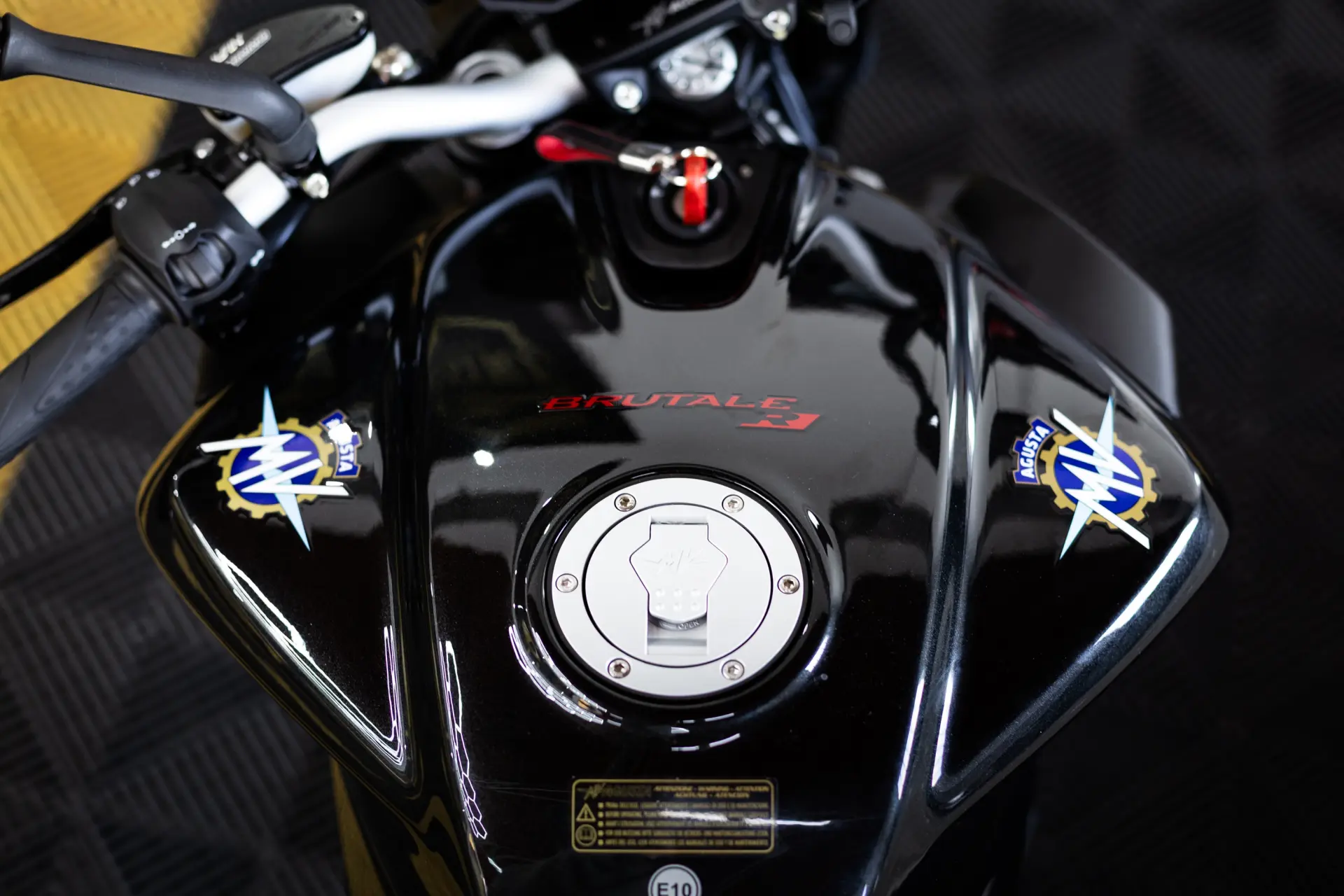 MV Agusta Brutale R 22