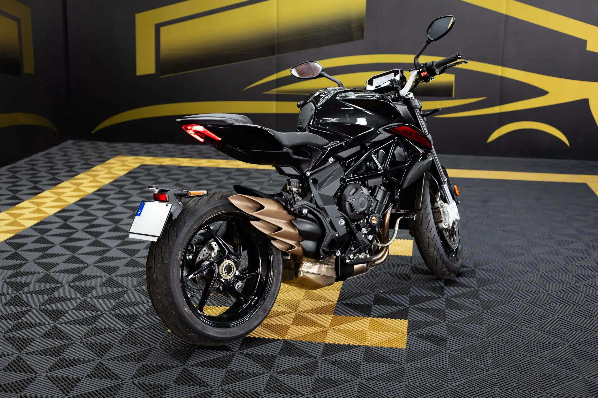 MV Agusta Brutale R 4