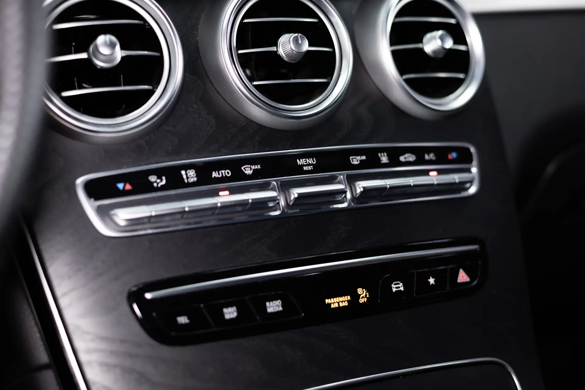 Mercedes-Benz GLC 300 de 4Matic 9G-TRONIC AMG Line 30