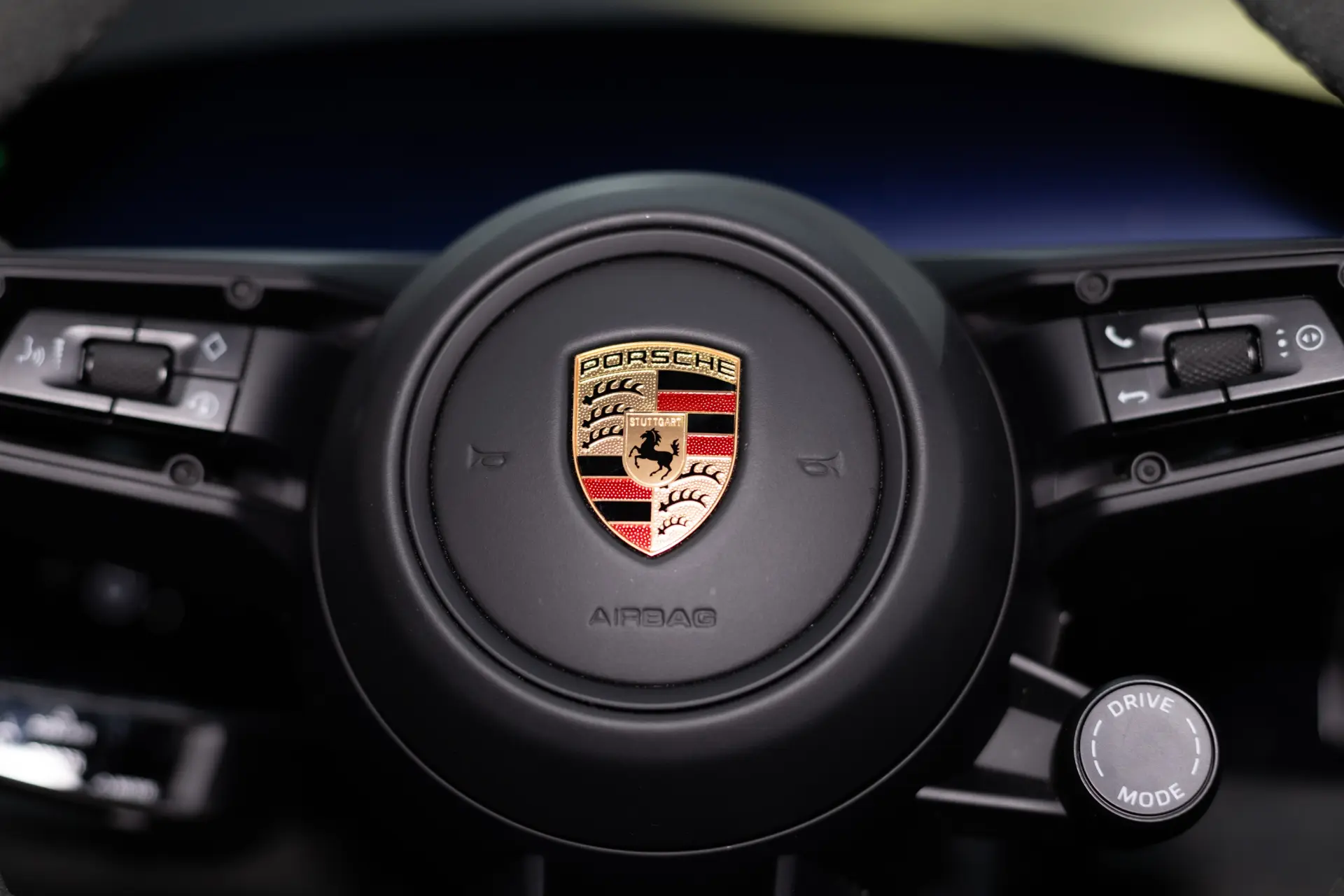 Porsche Taycan GTS 28