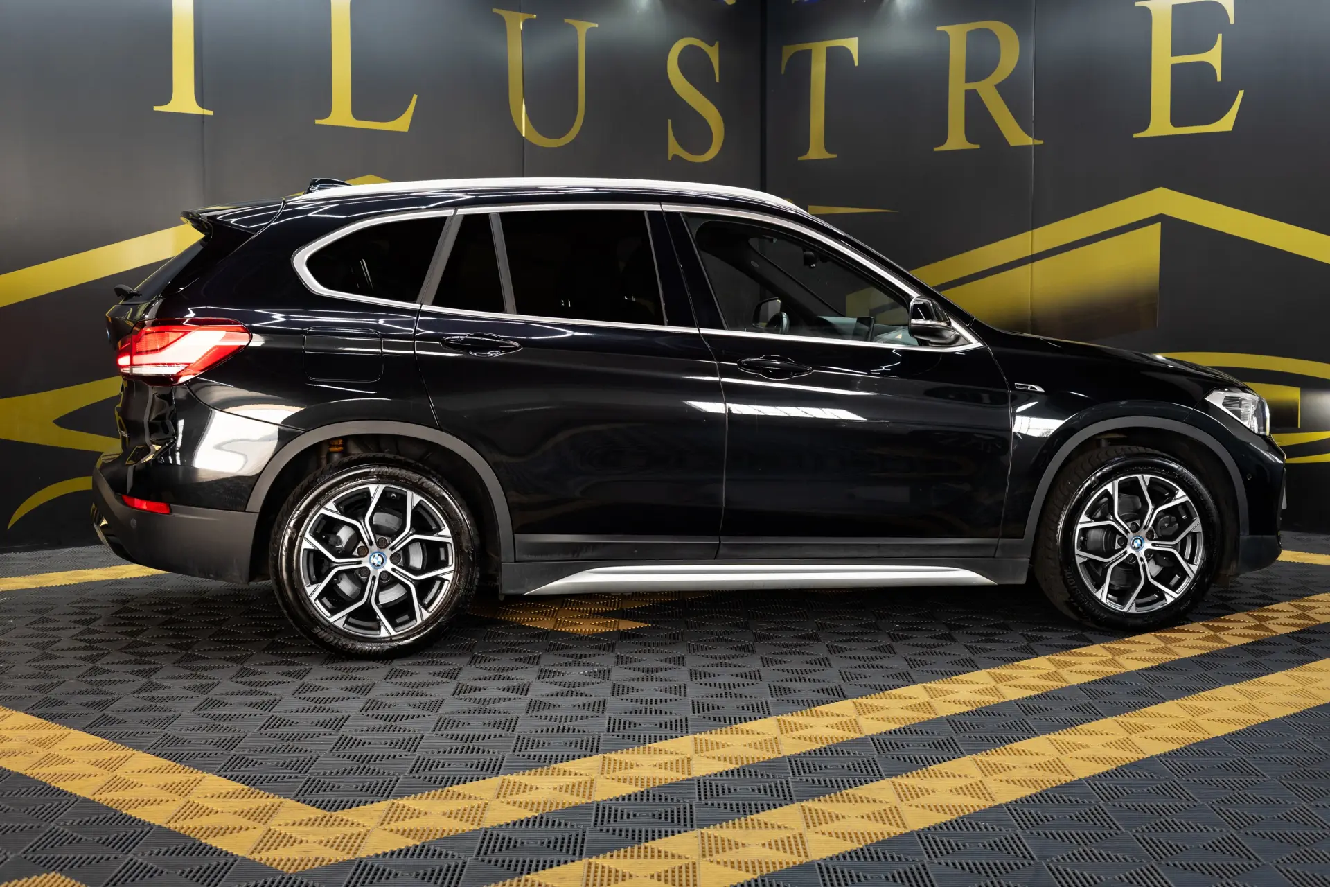 BMW X1 xDrive25e xLine 4