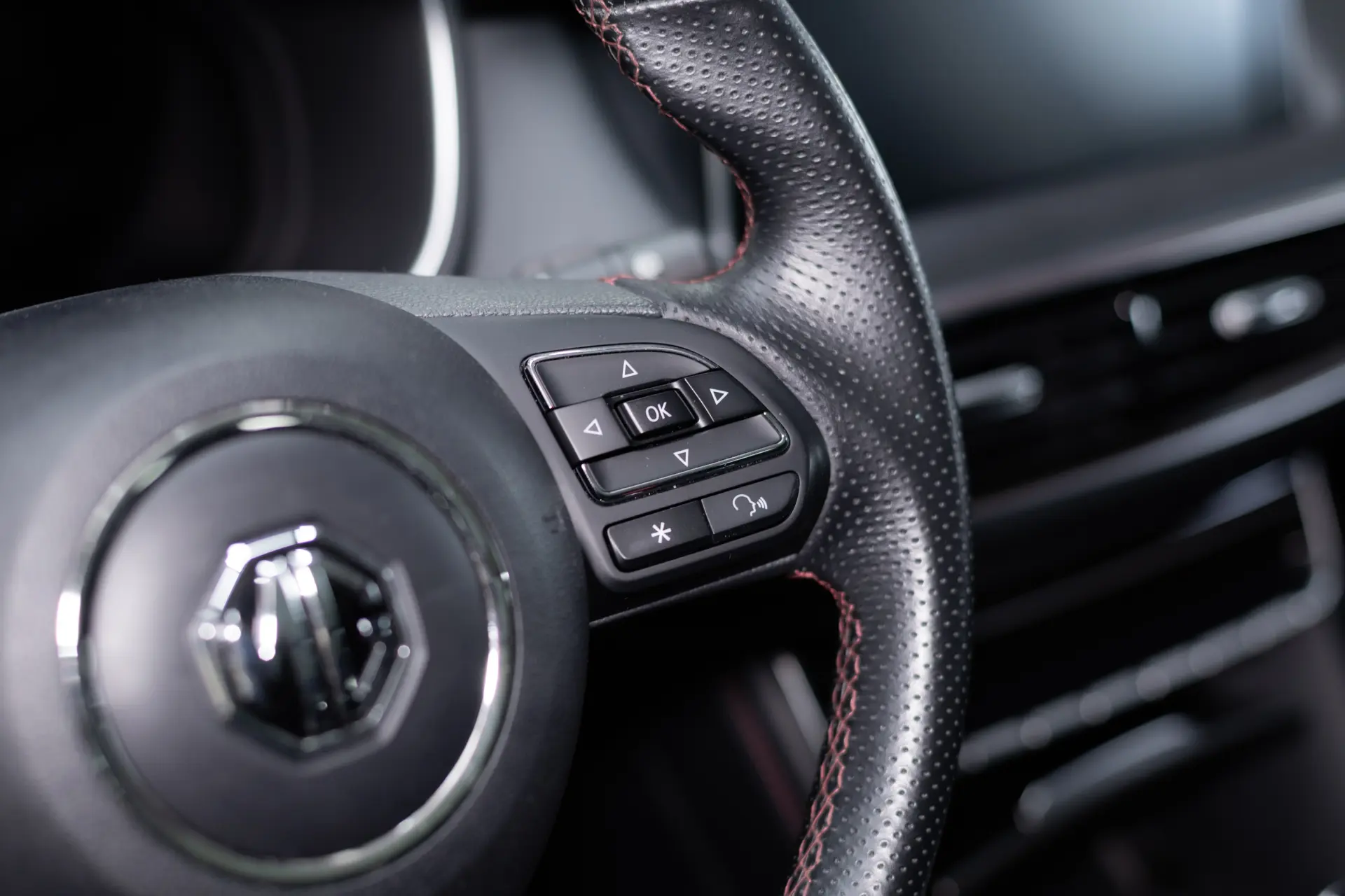 MG EHS 1.5 T-GDI Plug-in Hybrid Luxury 28
