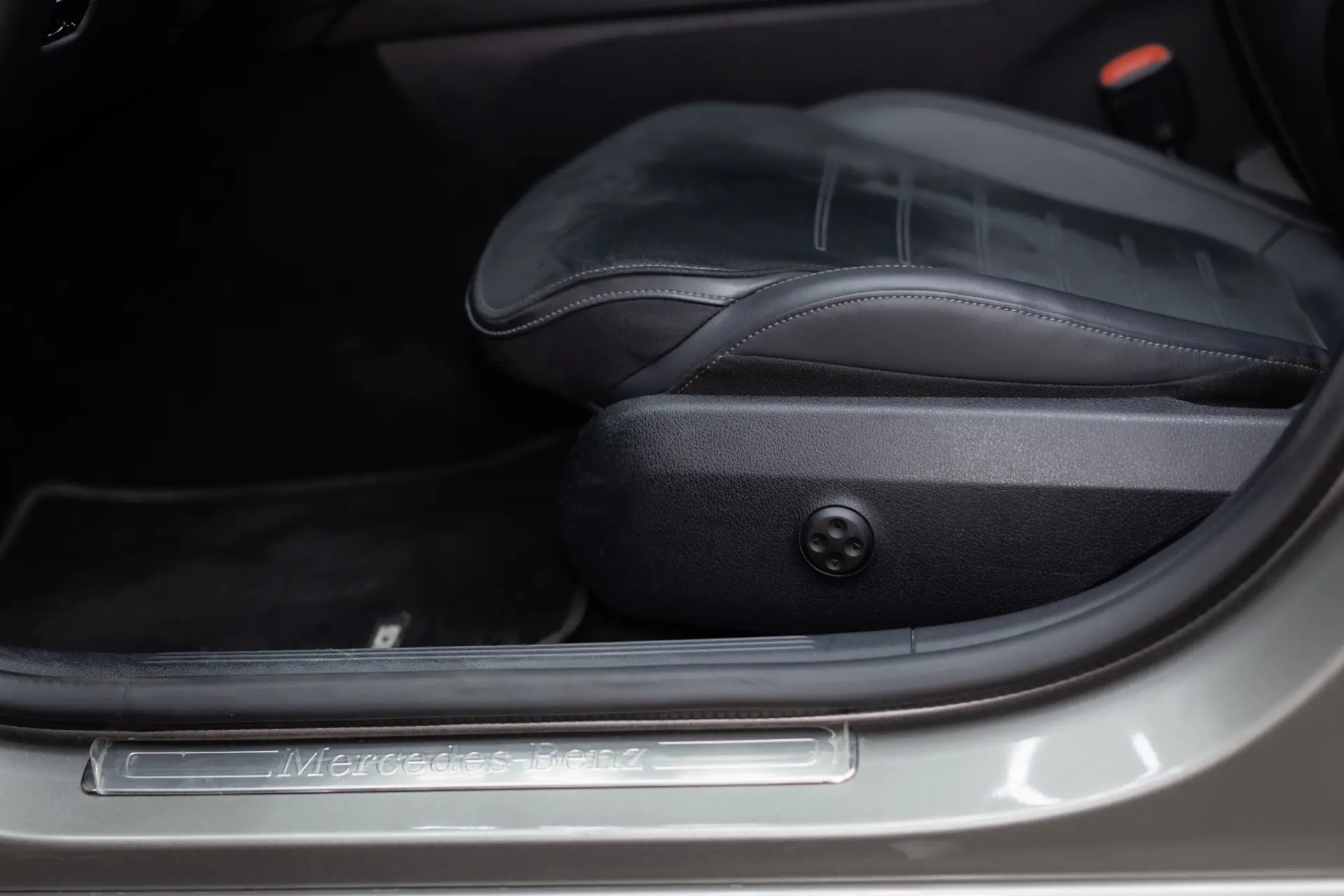 Mercedes-Benz C 300 e 9G-TRONIC Edition AMG Line 24