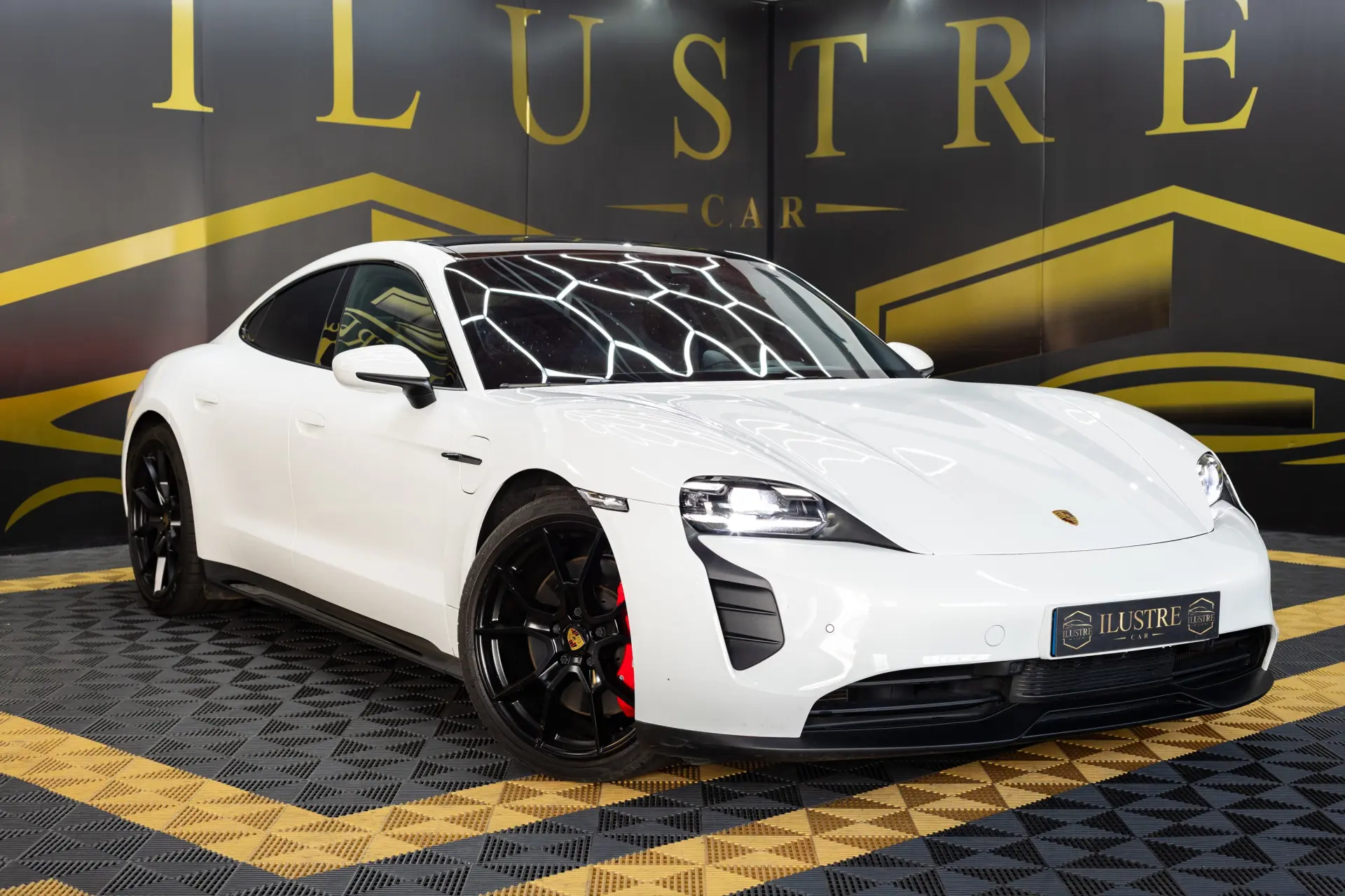 Porsche Taycan GTS 1