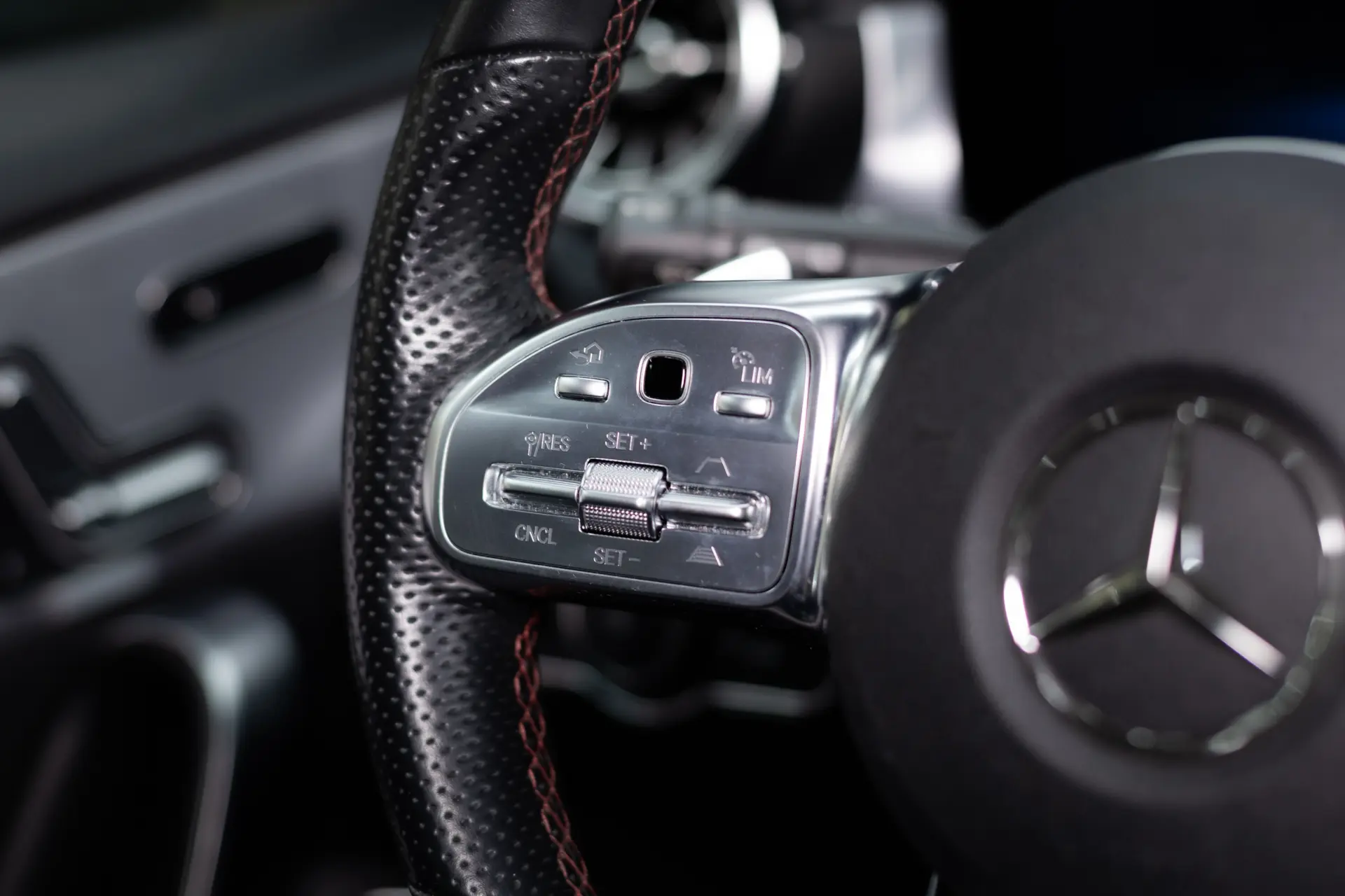 Mercedes-Benz A 250 e 8G-DCT AMG Line Advanced 26