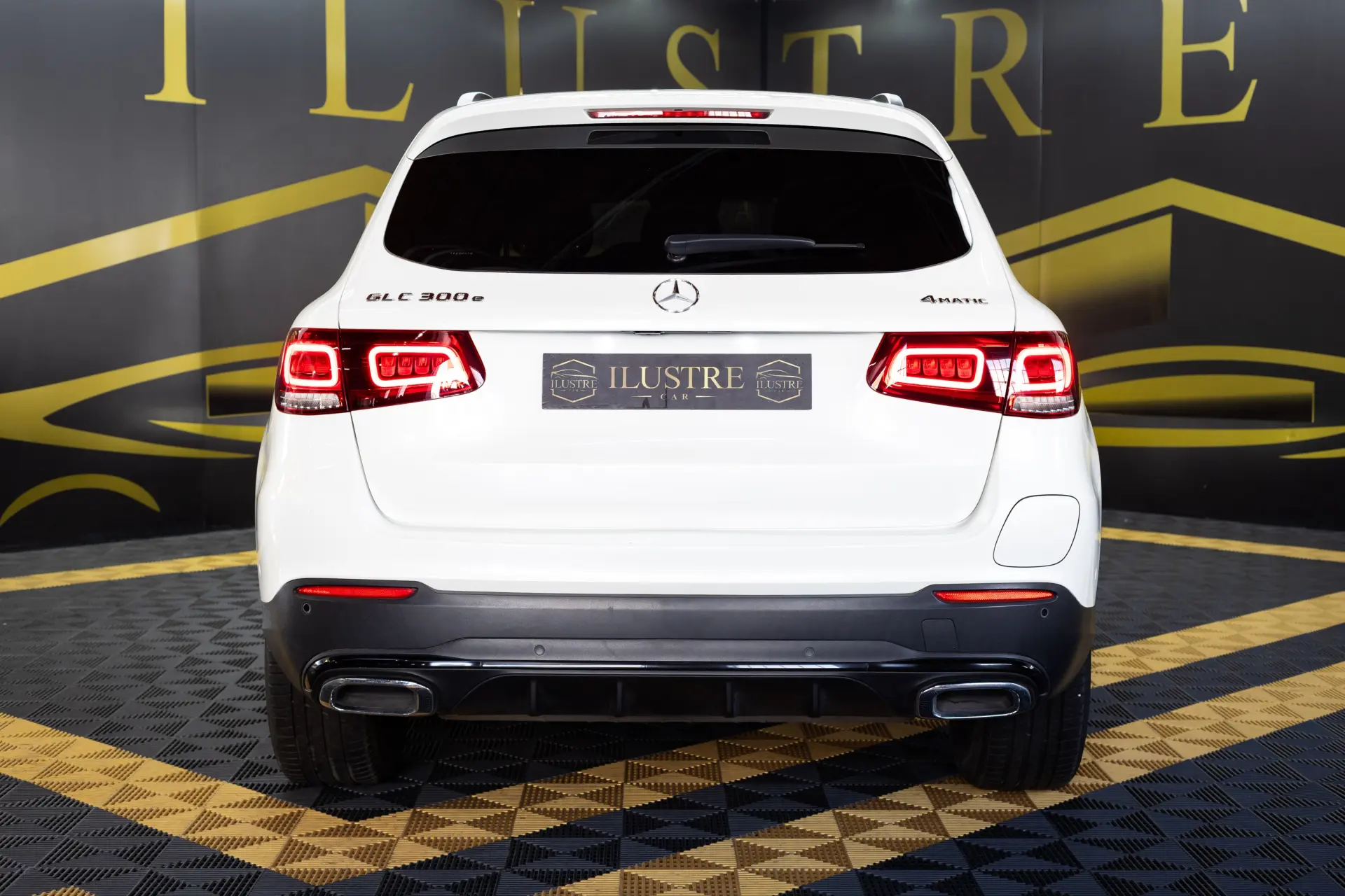 Mercedes-Benz GLC 300 e 4Matic 5