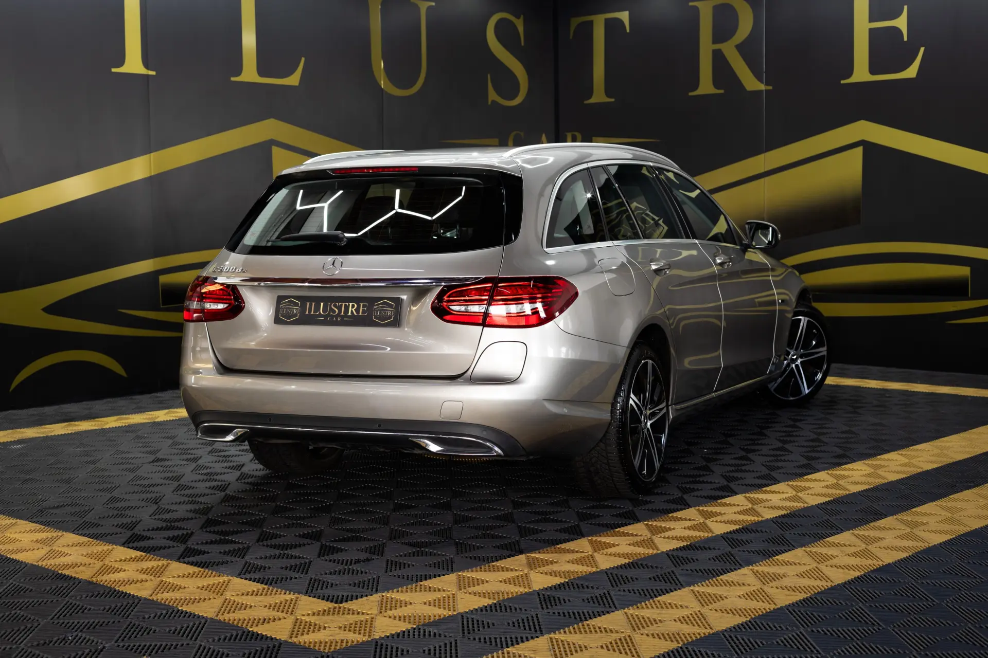 Mercedes-Benz C 300 de T 9G-TRONIC Avantgarde 6