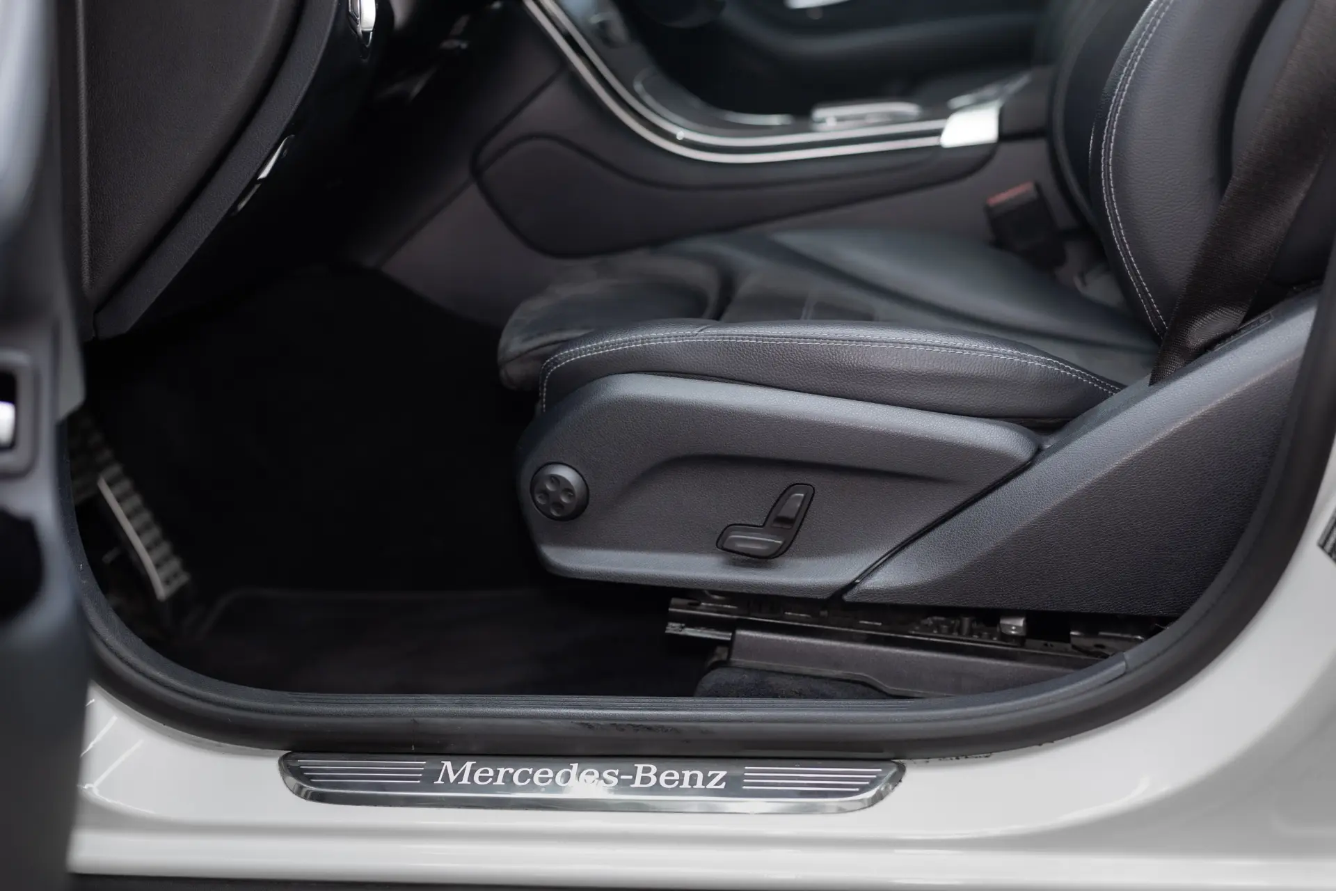 Mercedes-Benz GLC 300 e 4Matic 20