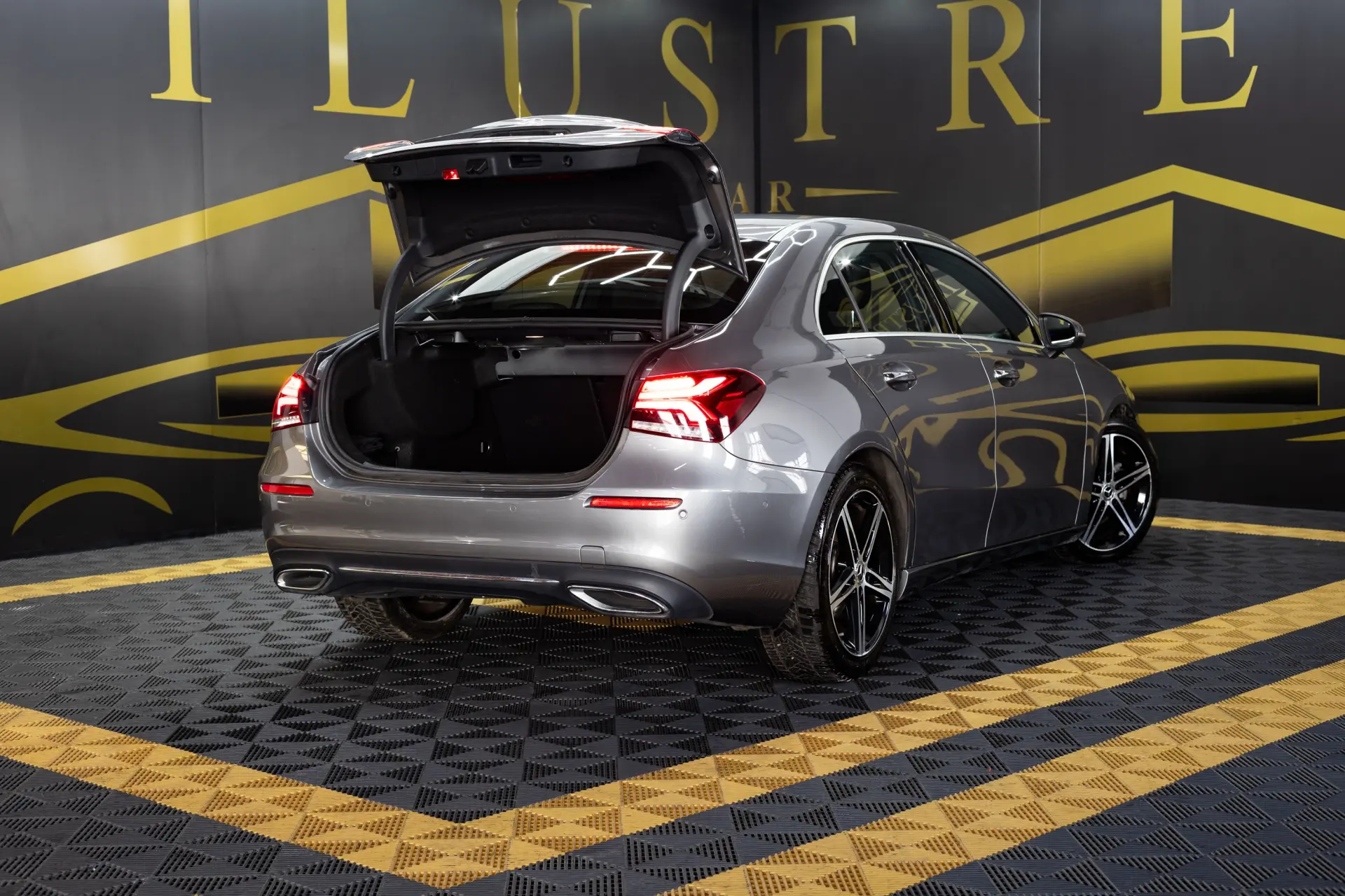 Mercedes-Benz A 180 Limousine d Progressive Aut. 7