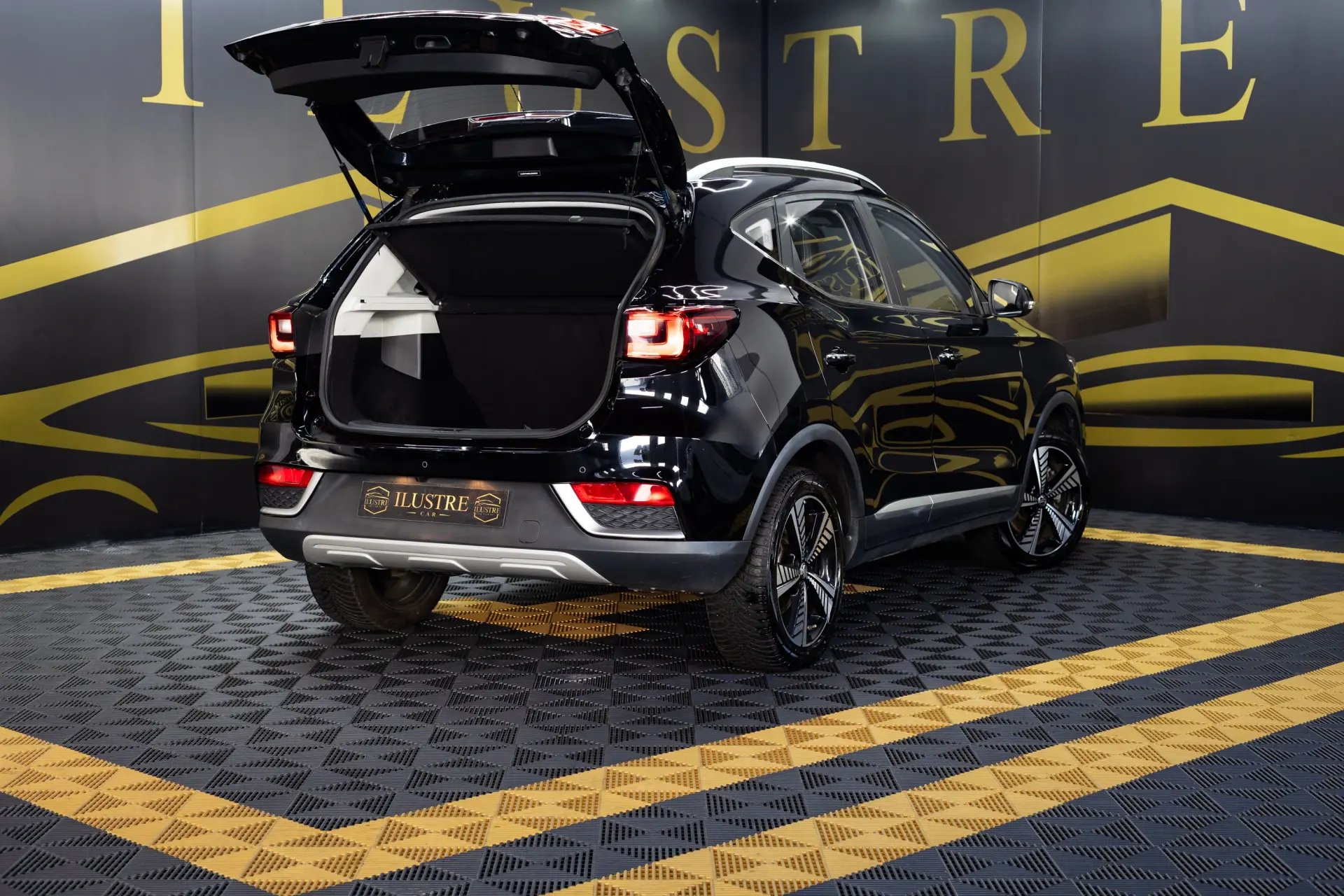 MG ZS EV 44.5 kWh Luxury 6