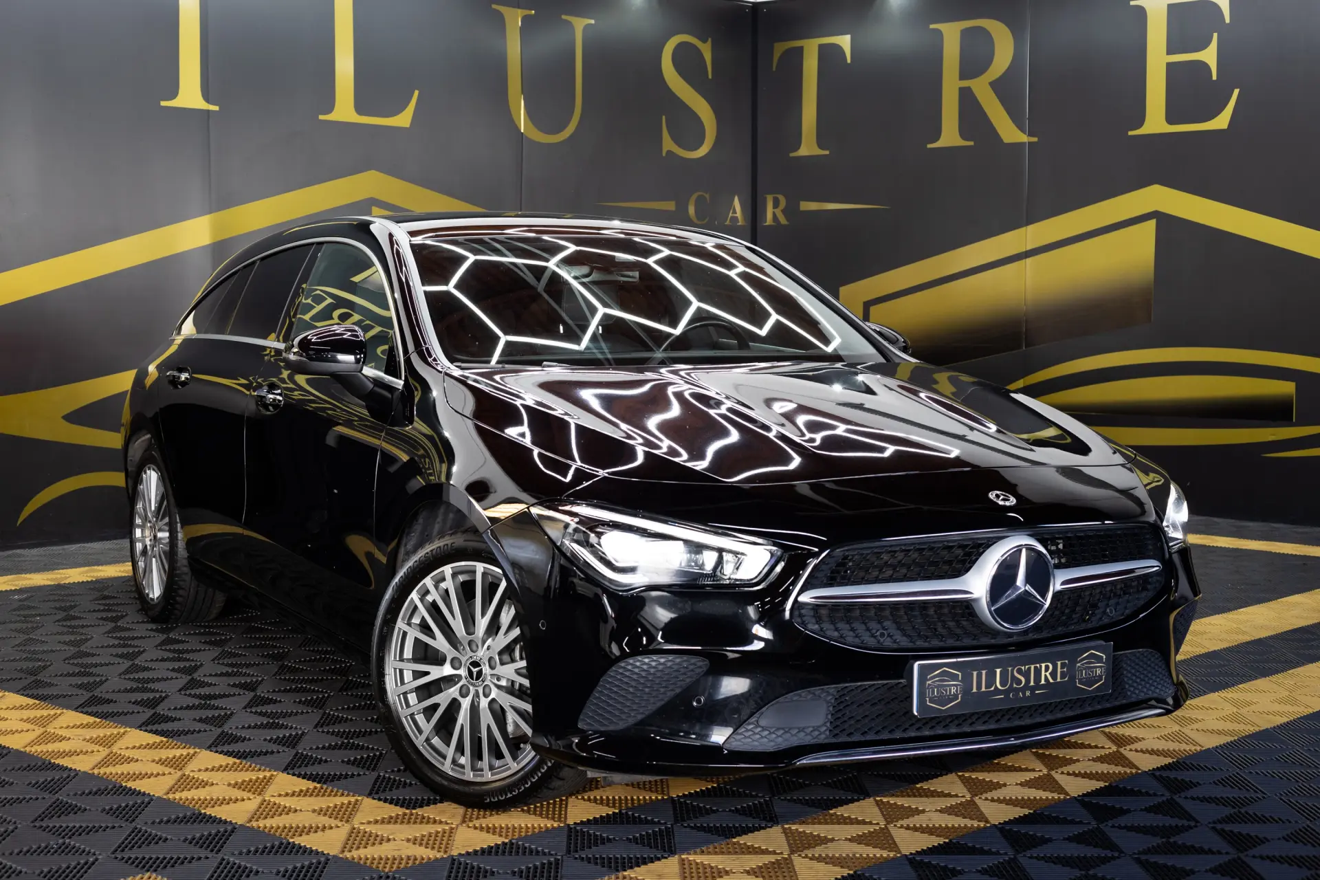 Mercedes-Benz CLA 250 e 8G-DCT Progressive Line Advanced 1