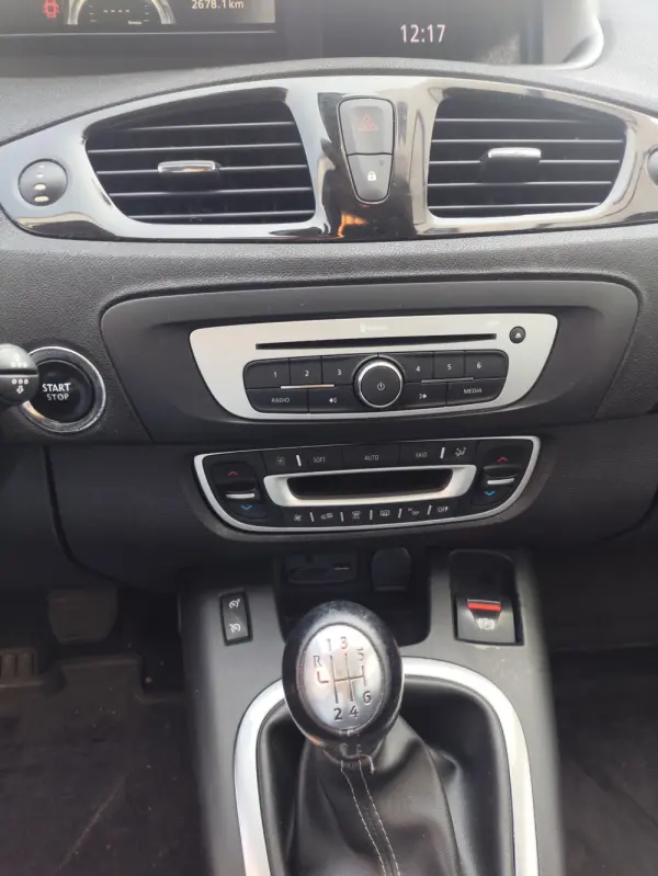 Renault Scénic 1.5 dCi Exclusive SS 7