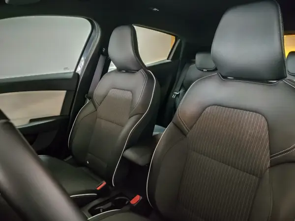 Renault Clio 1.6 E-Tech Full Hybrid Techno 7