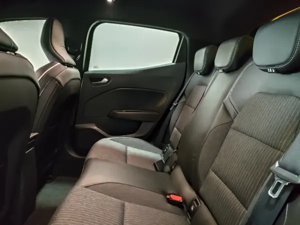 Renault Clio 1.6 E-Tech Full Hybrid Techno 8