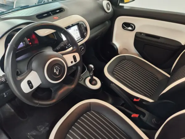 Renault Twingo 22 Techno Eletric 100% 6