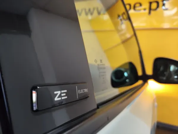 Renault Twingo 22 Techno Eletric 100% 16