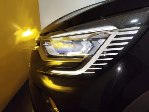 Renault Captur 1.0 TCe Intes 6