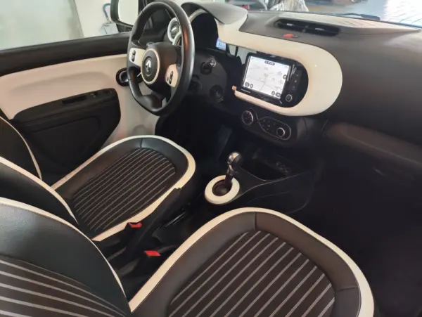 Renault Twingo 22 Techno Eletric 100% 15