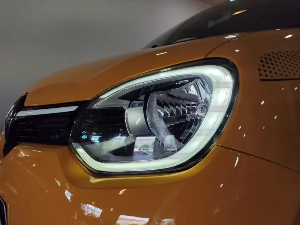 Renault Twingo 1.0 SCe Intens 3