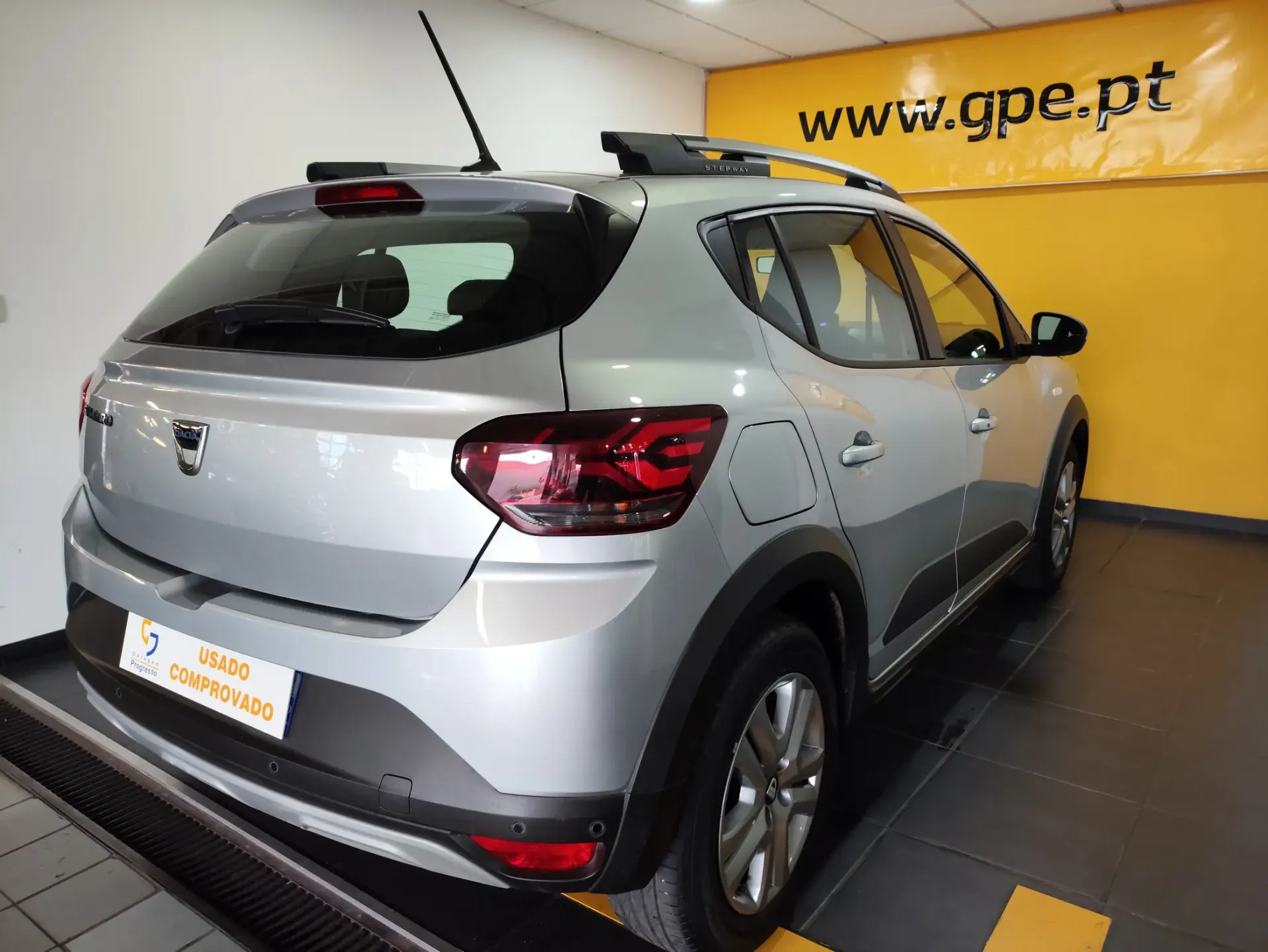 Dacia Sandero TCe Eco-G Bi-fuel Stepway comfort + 6