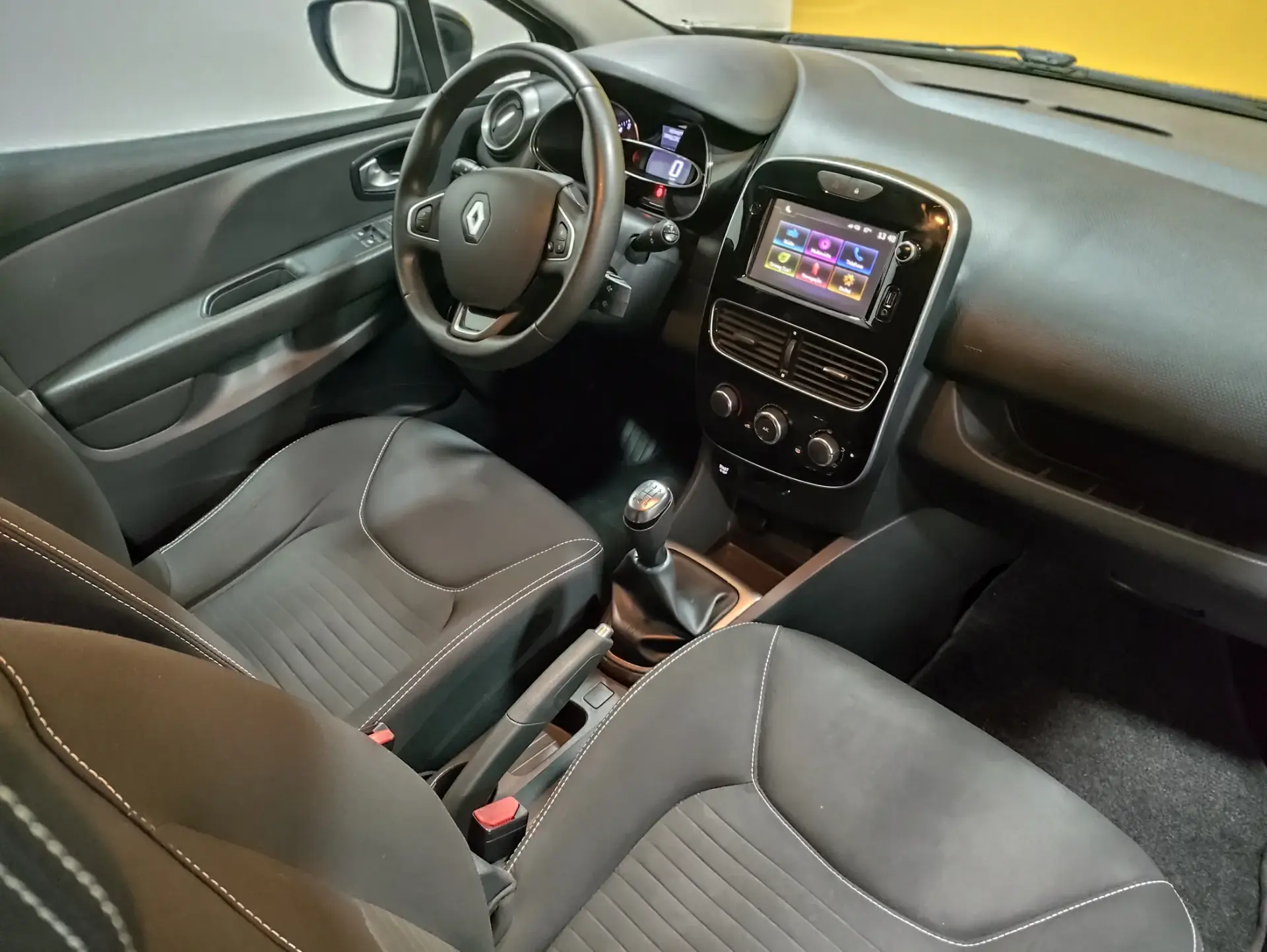 Renault Clio Sport Tourer 0.9 TCe Limited 16