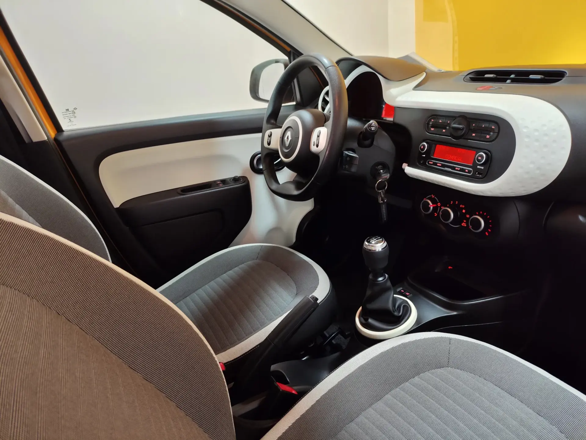 Renault Twingo 1.0 SCe Intens 22