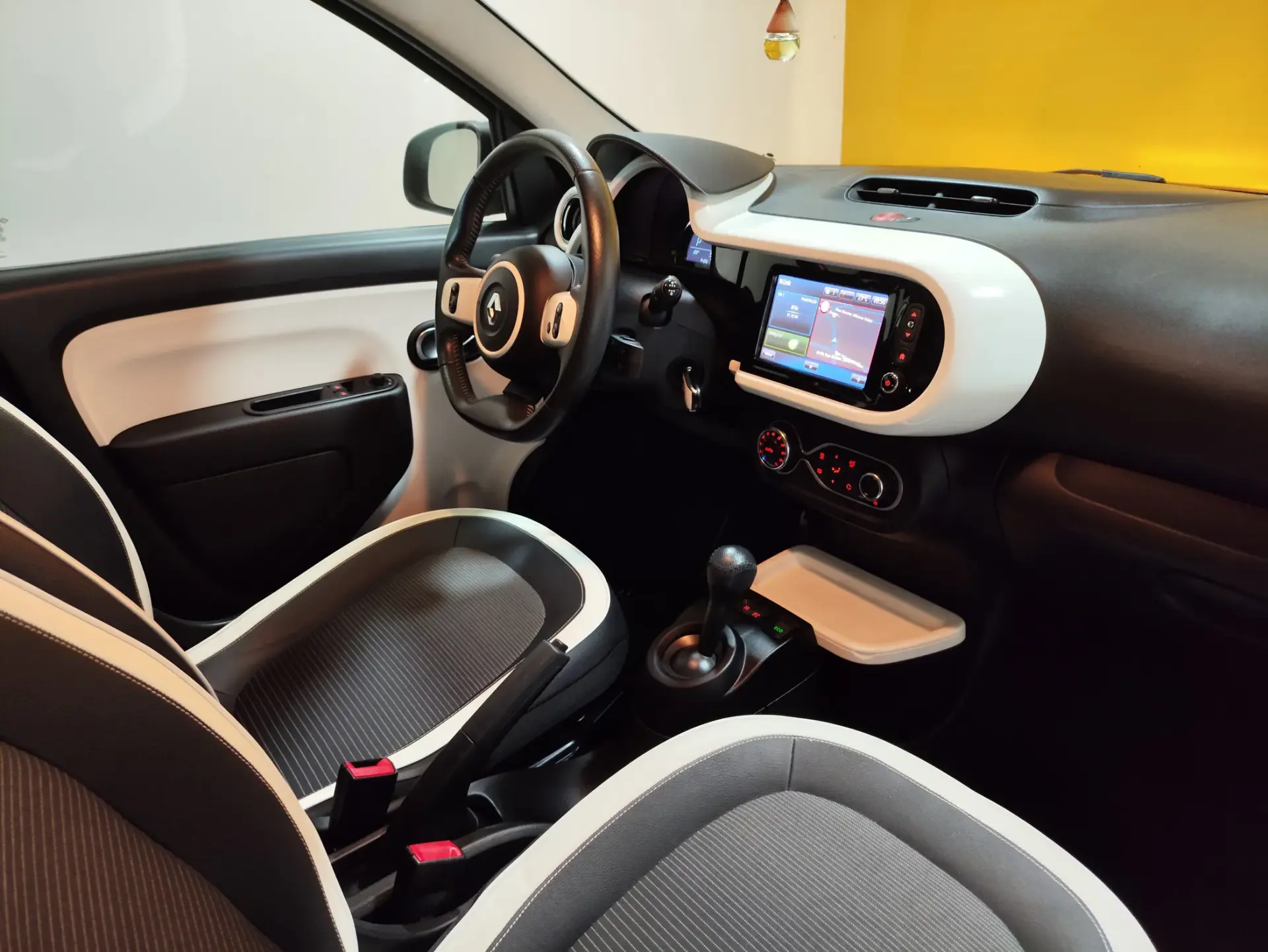 Renault Twingo 1.0 SCe Limited EDC 35