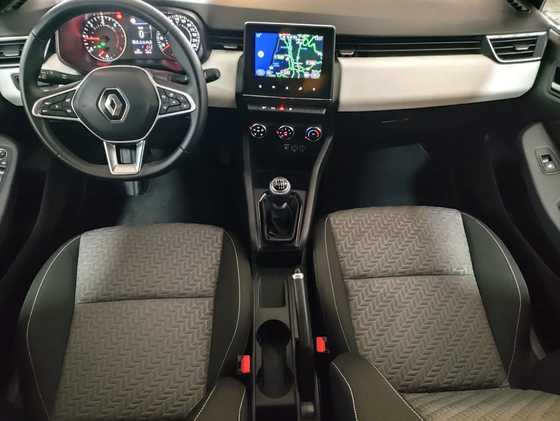 Renault Clio 1.5 Blue dCi Evolution 11