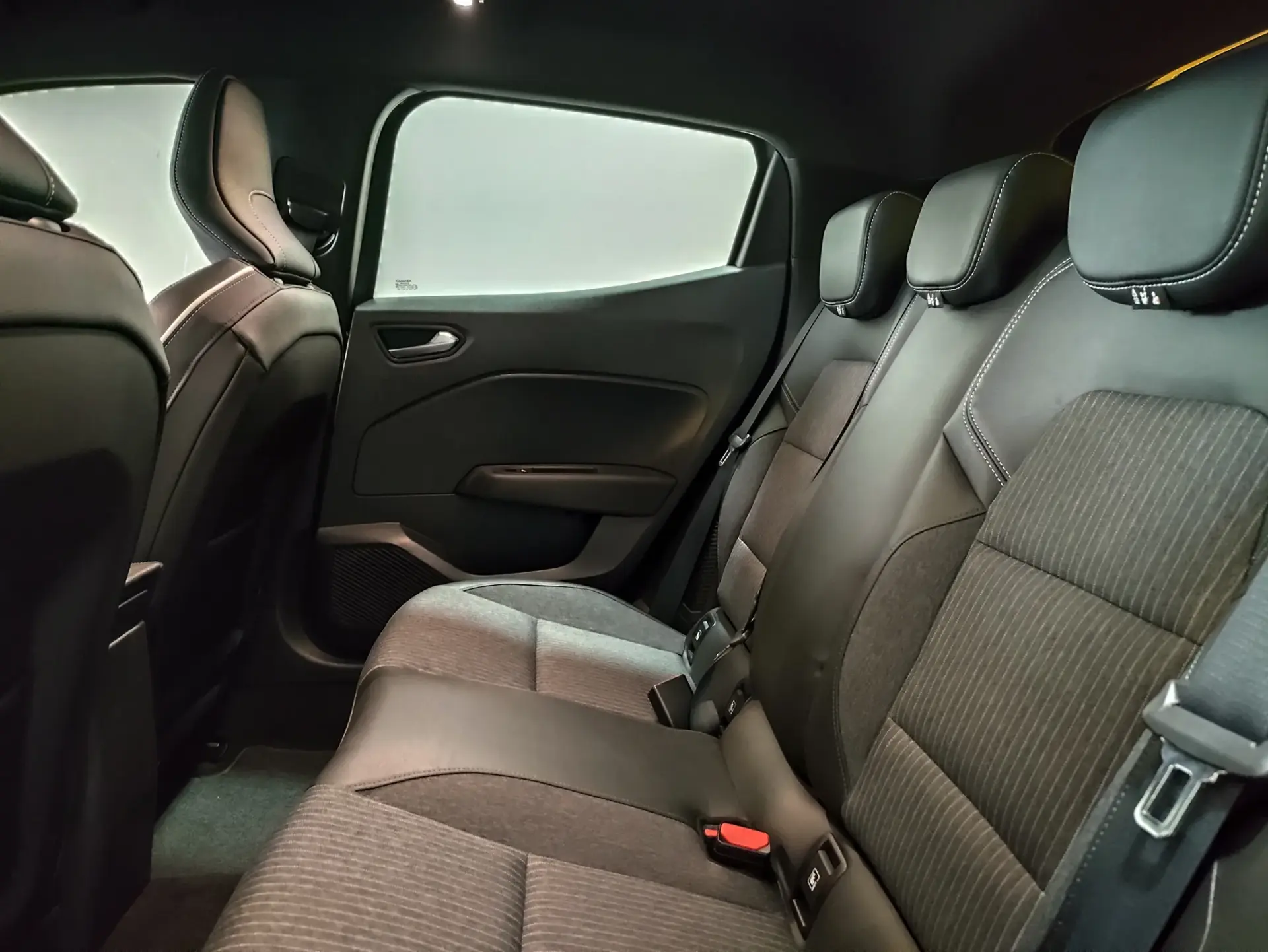 Renault Clio 1.6 E-Tech Full Hybrid Techno 8