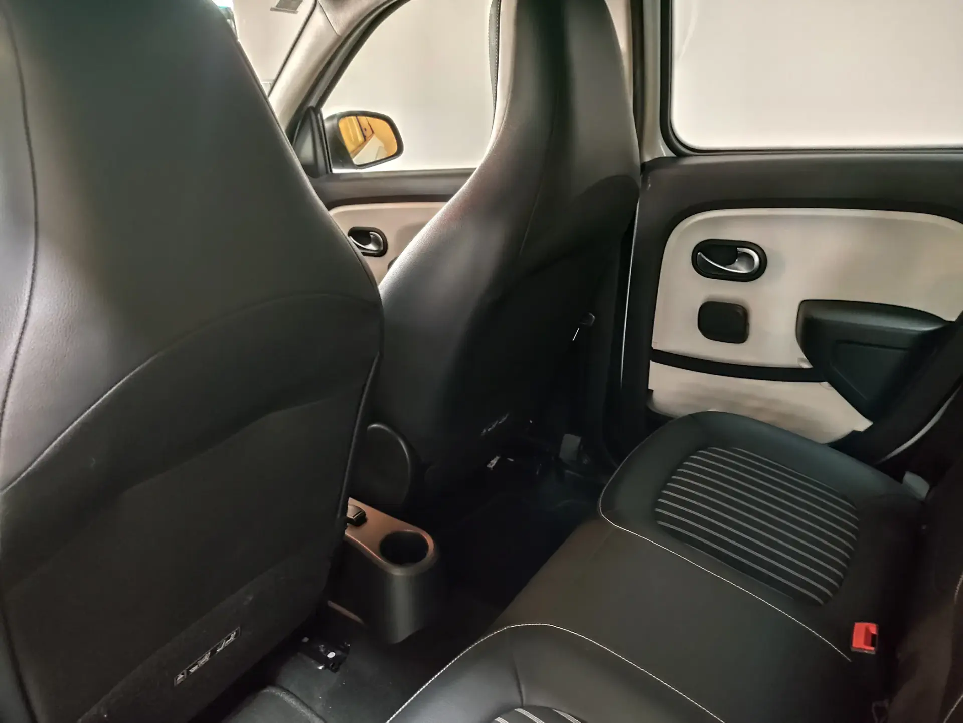 Renault Twingo 22 Techno Eletric 100% 14