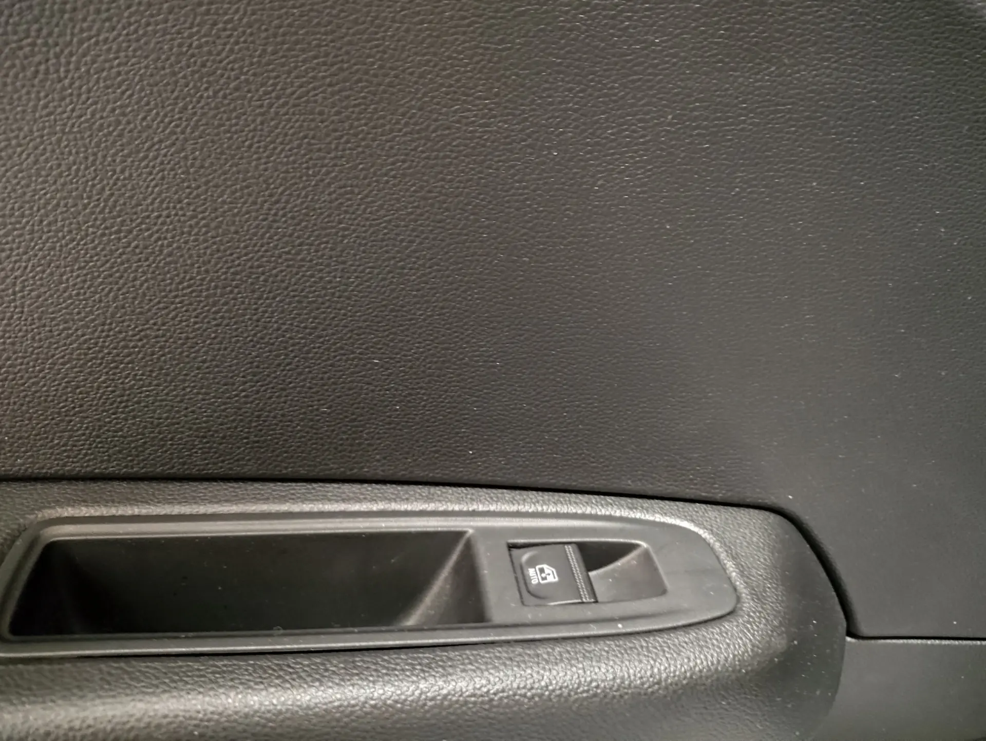 Renault Clio 1.0 TCe Evolution Bi-Fuel 12