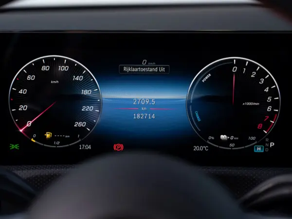 Mercedes-Benz CLA 250 e Shooting Brake AMG Line 13