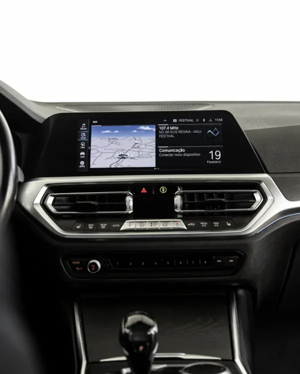 BMW 330 e Pack M Auto 11