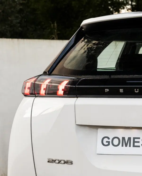 Peugeot 2008 PureTech 130 EAT8 Allure 5