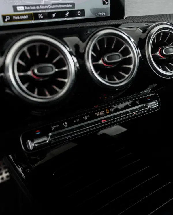 Mercedes-Benz CLA 250 e Shooting Brake AMG Line 14