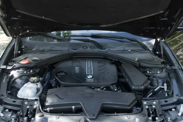 BMW 318 d Touring Auto (2012-2015) 8